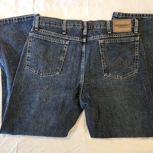 Wrangler Men's Deep Blue Straight Jeans